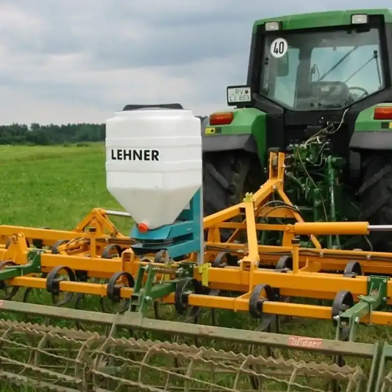 LEHNER 12 Volt-Streuer für Zwischenfrüchte und Grassaaten