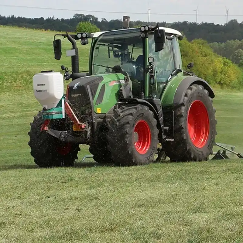 LEHNER 12 Volt-Streuer für Zwischenfrüchte und Grassaaten